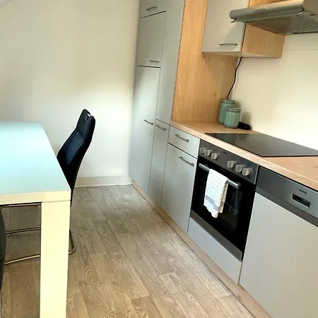 شقة Premium Komfortwohnung Mit Balkon 120 Qm Und 2 Schlafzimmern Im Zentrum