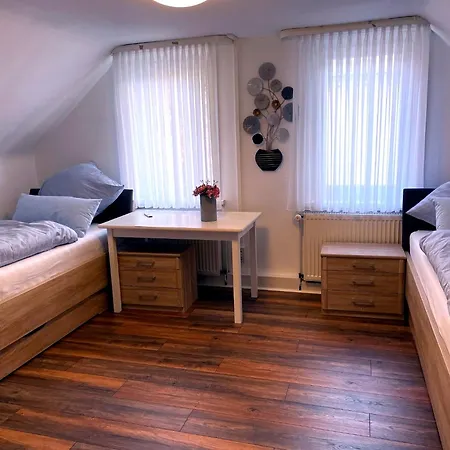 شقة Premium Komfortwohnung Mit Balkon 120 Qm Und 2 Schlafzimmern Im Zentrum باد هازبرغ