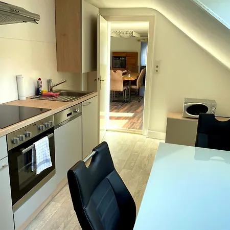 Apartment Premium Komfortwohnung Mit Balkon 120 Qm Und 2 Schlafzimmern Im Zentrum *
