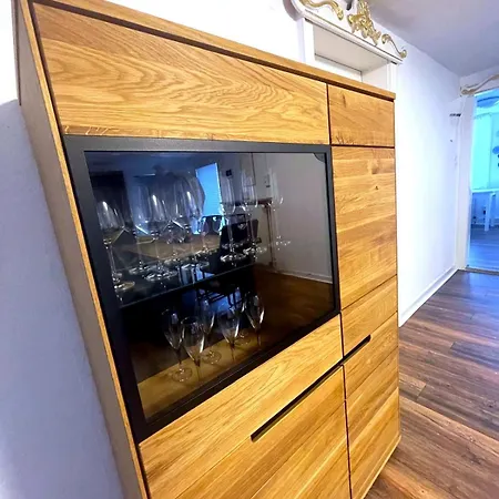 Premium Komfortwohnung Mit Balkon 120 Qm Und 2 Schlafzimmern Im Zentrum Apartment *