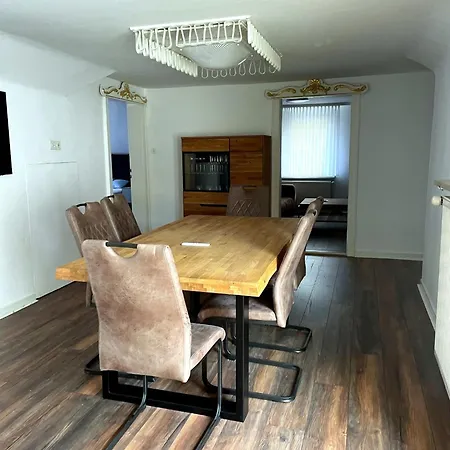 Apartment Premium Komfortwohnung Mit Balkon 120 Qm Und 2 Schlafzimmern Im Zentrum