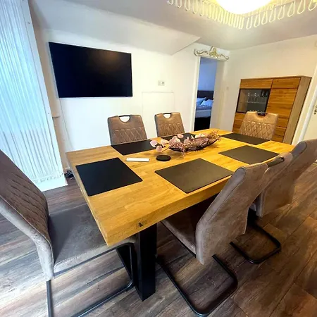Premium Komfortwohnung Mit Balkon 120 Qm Und 2 Schlafzimmern Im Zentrum