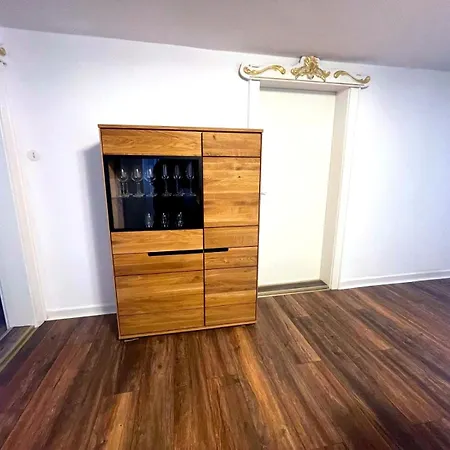 Apartment Premium Komfortwohnung Mit Balkon 120 Qm Und 2 Schlafzimmern Im Zentrum