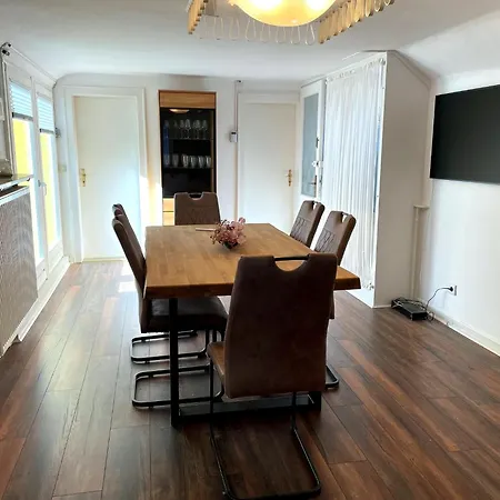 Premium Komfortwohnung Mit Balkon 120 Qm Und 2 Schlafzimmern Im Zentrum Apartment *