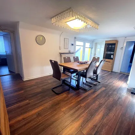 Premium Komfortwohnung Mit Balkon 120 Qm Und 2 Schlafzimmern Im Zentrum Apartment *