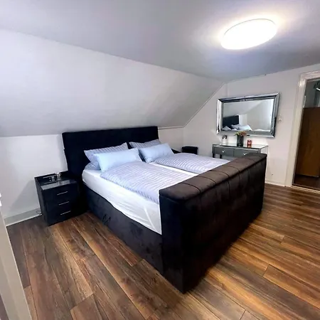 Premium Komfortwohnung Mit Balkon 120 Qm Und 2 Schlafzimmern Im Zentrum Apartment