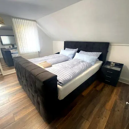 Apartment Premium Komfortwohnung Mit Balkon 120 Qm Und 2 Schlafzimmern Im Zentrum *
