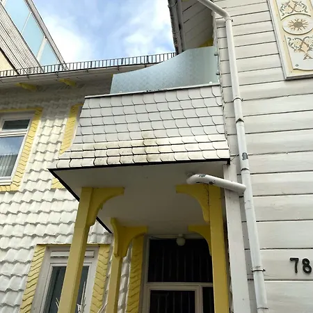 Premium Komfortwohnung Mit Balkon 120 Qm Und 2 Schlafzimmern Im Zentrum